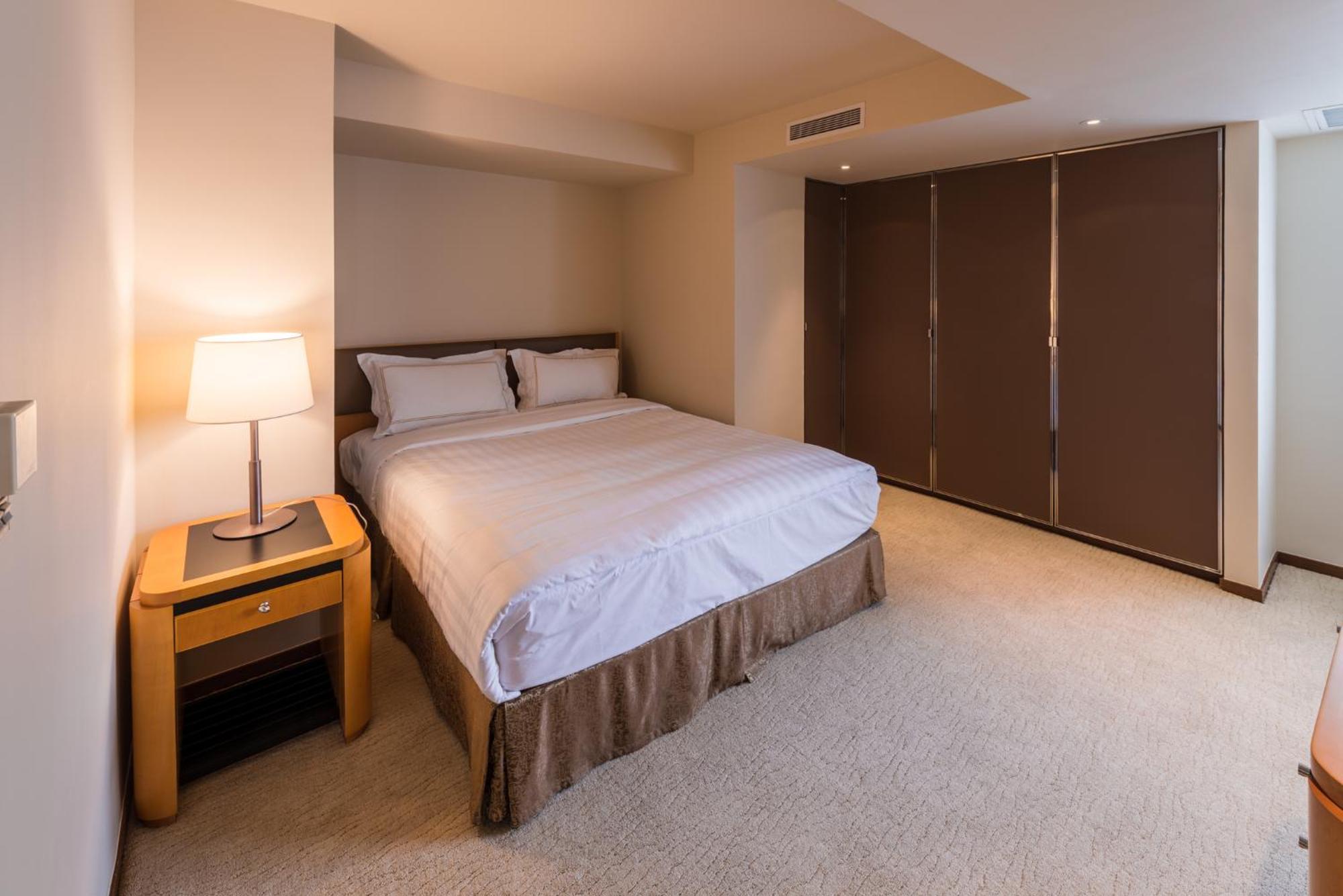 Shanghai Centre Serviced Apartment Bagian luar foto